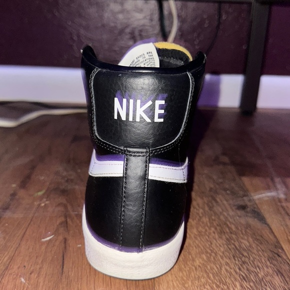 black nike blazers - Picture 4 of 4
